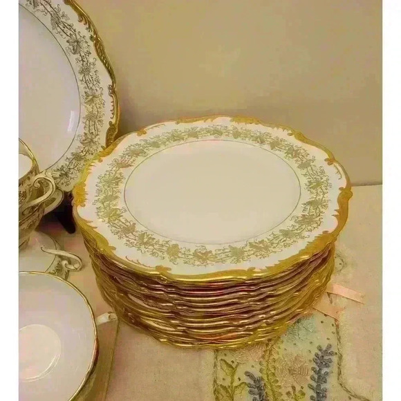 Set of 4-Coalport Hazelton-Dinner Plates - Picture 3 of 5